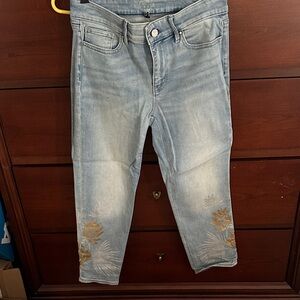 WHBM Women's Light Blue Slim Crop Mid Rise Jeans with Floral